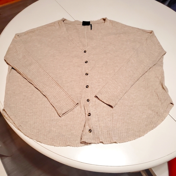 Urban outfitters oversized top - Picture 2 of 9